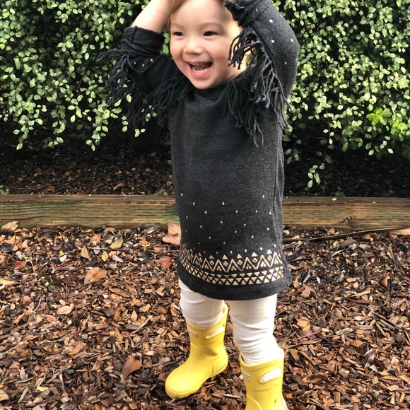 Welcome to my closet, friends! - Picture 4 of 9